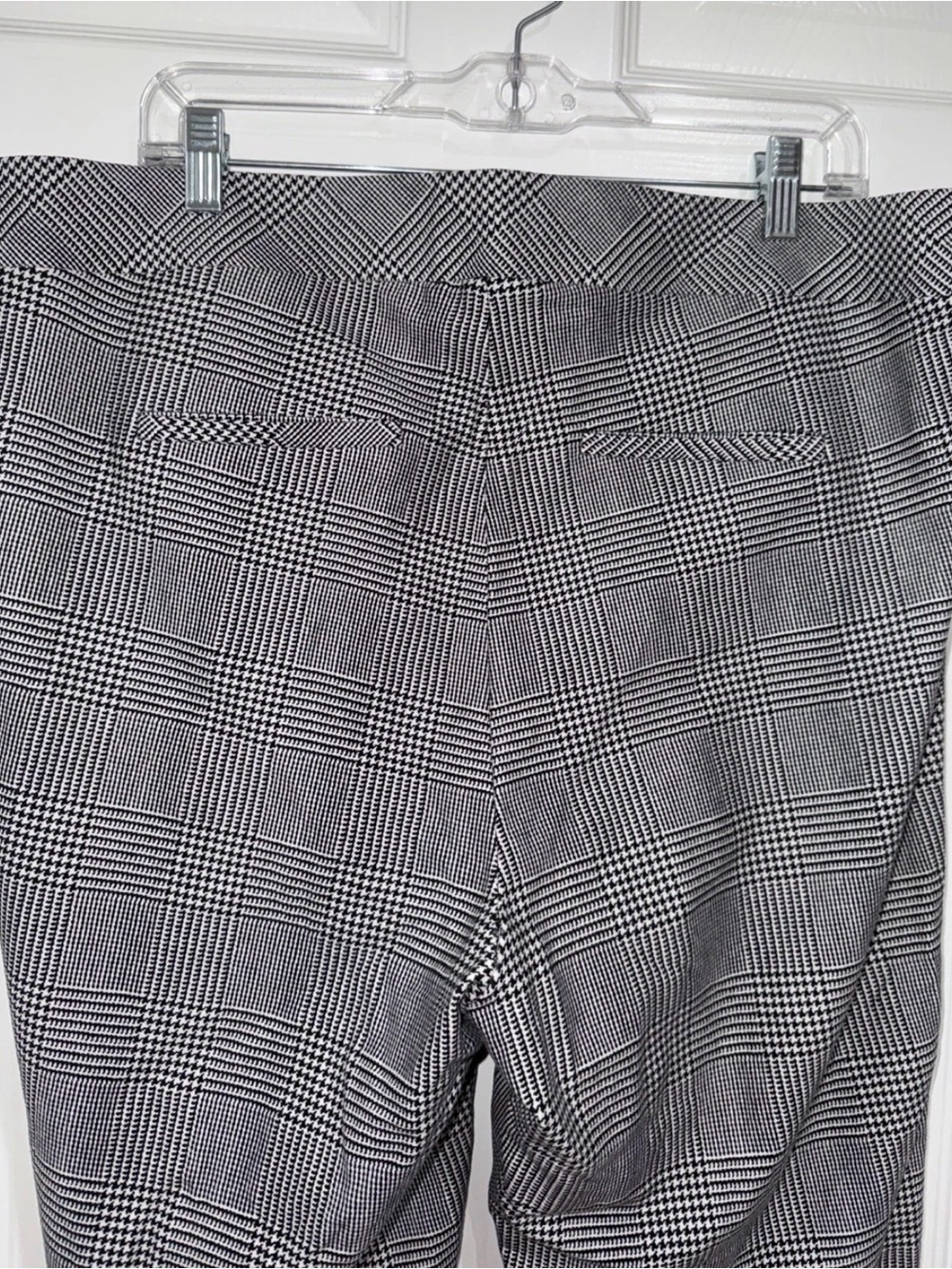 Torrid Women's Sz 2R Pull On Flat Front Career Pant Black / White Houndstooth - Picture 6 of 13